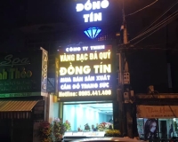 Nghệ Thuật Trong Kinh Doanh: Bồ Câu Trắng BMT Thiết Kế Biển Hiệu Kết Hợp Tranh Vẽ & Ánh Sáng